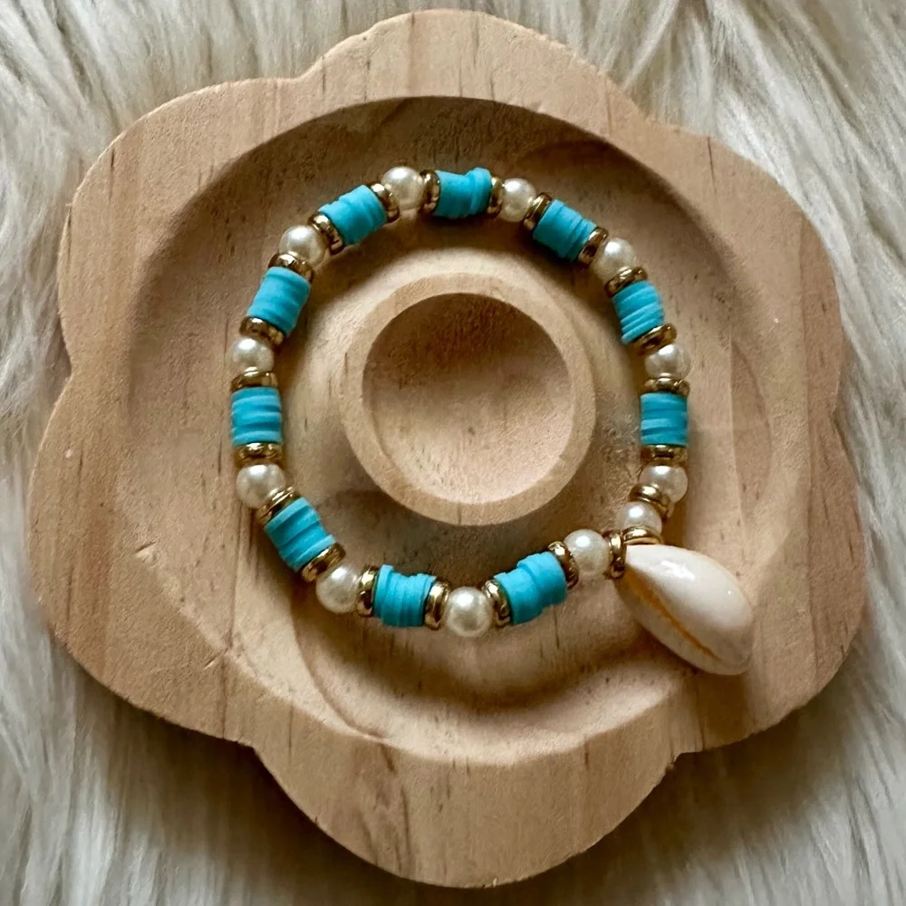Handmade Shell Charm with Pearl and Turquoise Clay Beads Bracelet